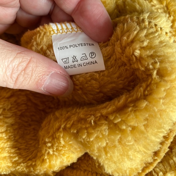 🌼💛Extremely Soft Hoodie - Picture 15 of 16